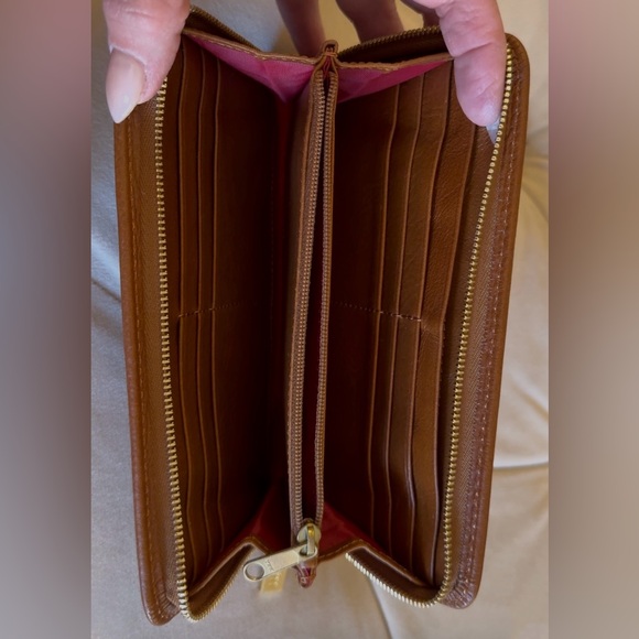 Hammitt wallet EUC - Picture 6 of 6